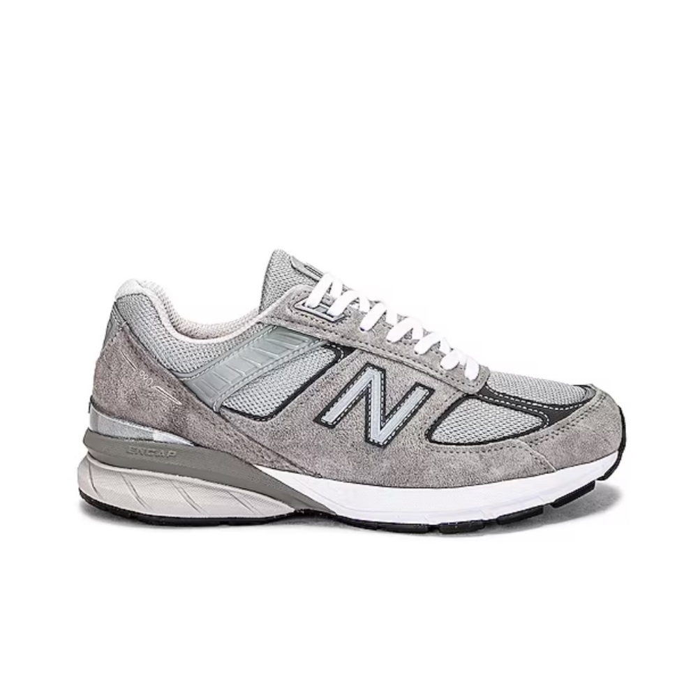 New Balance 990v5 in Grey